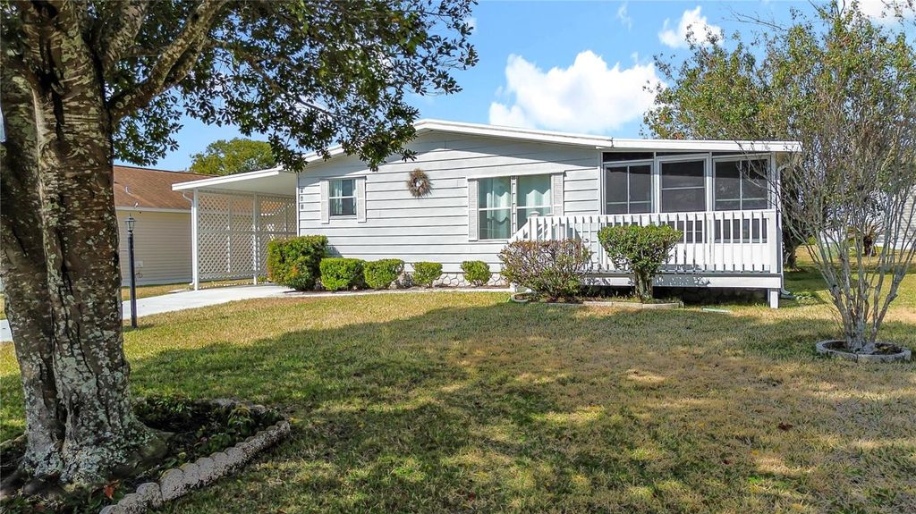 Photo of 741 Royal Palm Avenue, Lady Lake, FL 32159 (MLS # G5108487)
