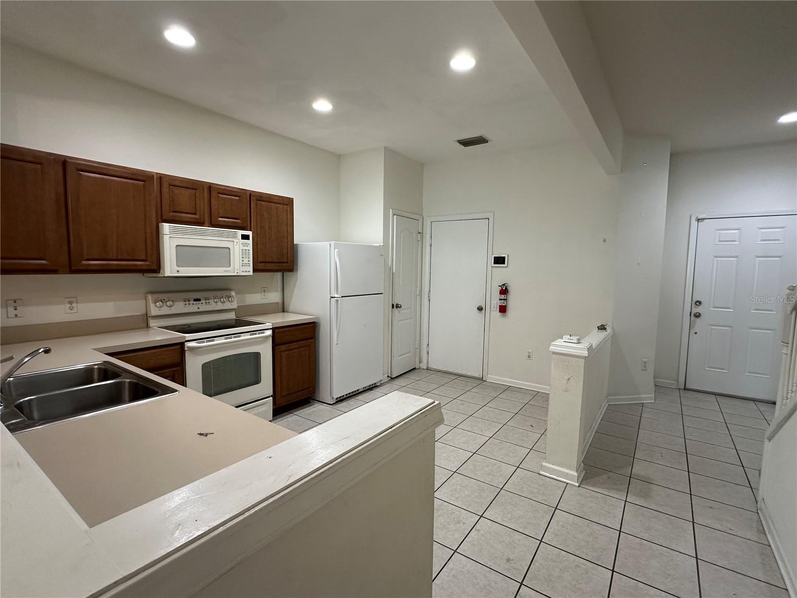 4871 POND RIDGE DRIVE