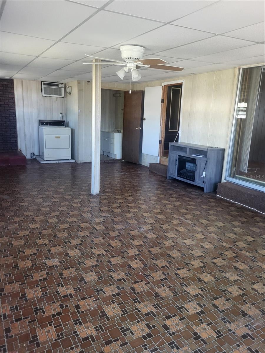 HOLIDAY VILLAGE CO-OP M/H UNREC - Residential