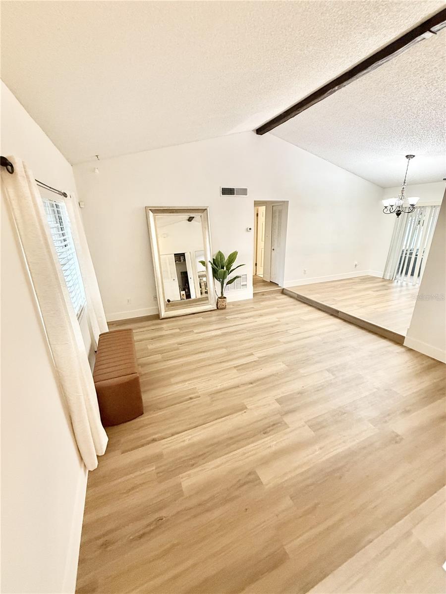 8031 KILLIAN DRIVE