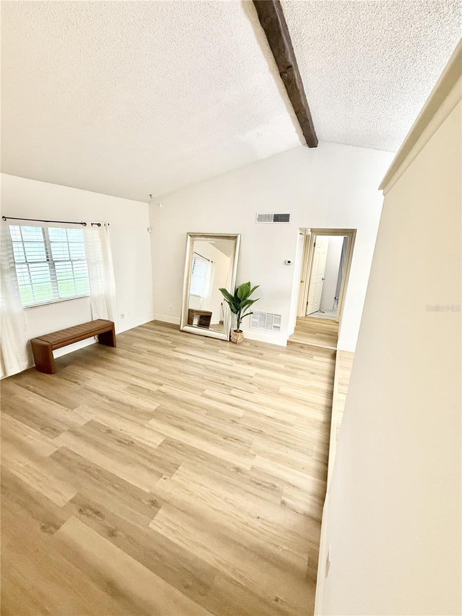 8031 KILLIAN DRIVE