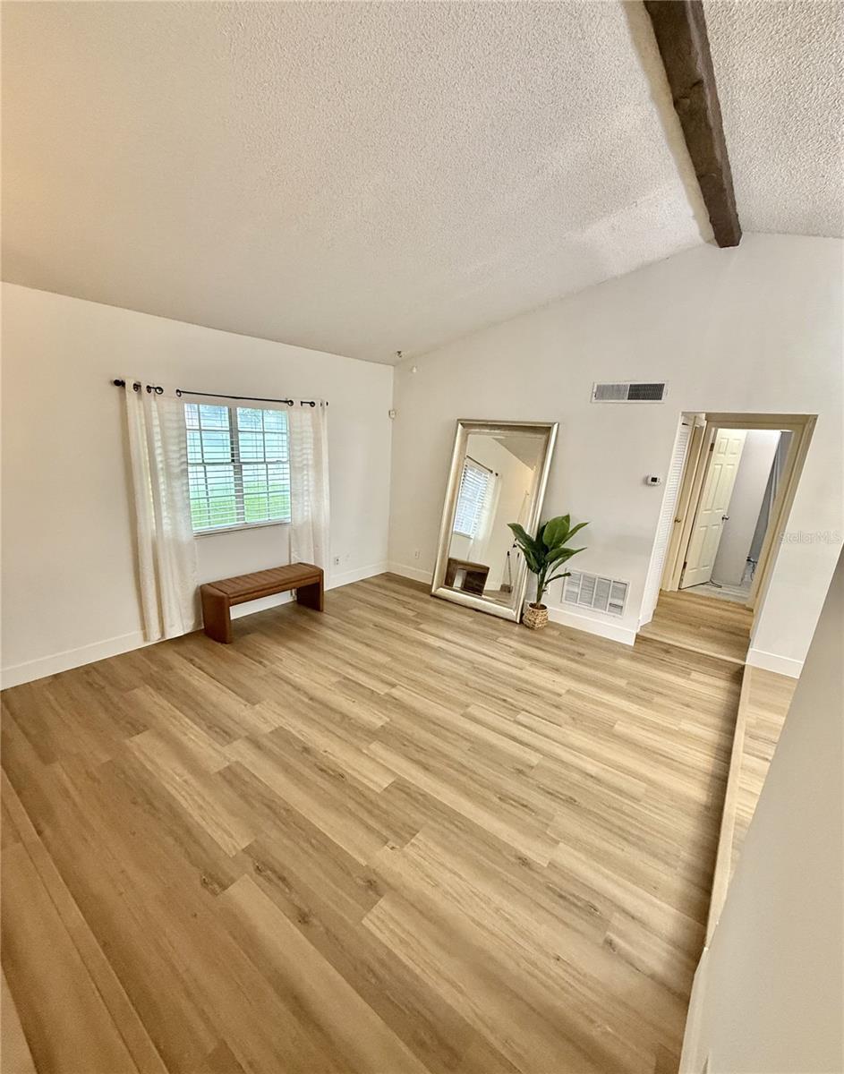 8031 KILLIAN DRIVE