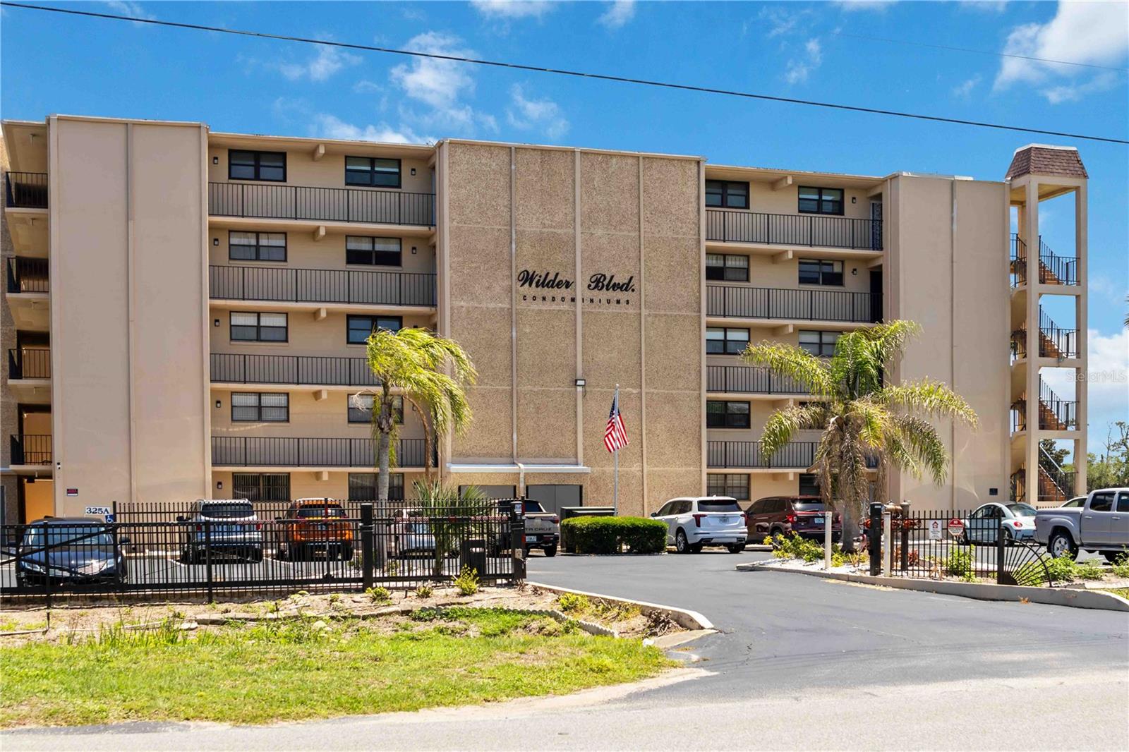 GOLFS EDGE CONDO - Residential