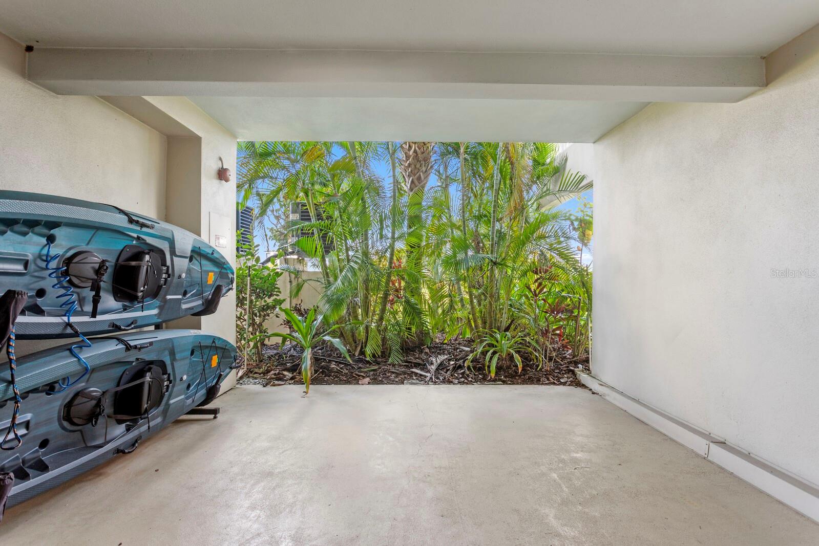 BAHIA BEACH TWNHMS PH 1A - Residential