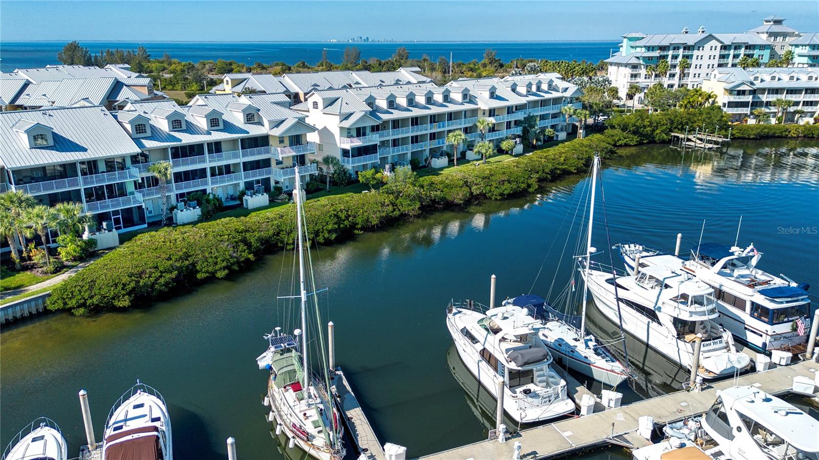 BAHIA BEACH TWNHMS PH 1A - Residential