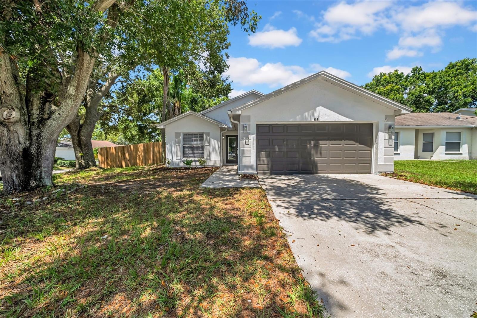 ?? Beautifully Renovated 3 Bed / 2 Bath Home with 2-Car Garage!
Welcome to your dream home — fully updated and move-in ready! This charming single-family home offers 3 spacious bedrooms, 2 stylishly renovated bathrooms, and a freshly painted exterior that makes a great first impression.
Step inside to find new luxury vinyl plank floors flowing throughout, accented by modern baseboards and updated light fixtures. The heart of the home, the brand-new kitchen, features sleek quartz countertops, shaker cabinets, and stainless steel appliances that shine.
Both bathrooms have been tastefully redone with new vanities, shower fixtures, and modern finishes that bring a touch of luxury to your daily routine.
Outside, enjoy the convenience of a 2-car garage and the peace of mind that comes with a fully renovated home — no projects needed, just unpack and relax.
??Whether you're upsizing, downsizing, or just ready for something new, this one checks all the boxes. Schedule your showing today!