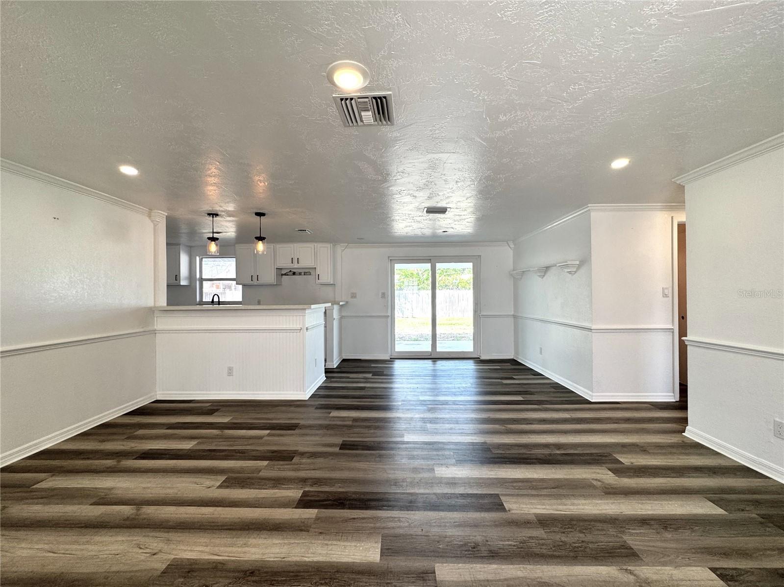 2600 MOHEGAN ROAD