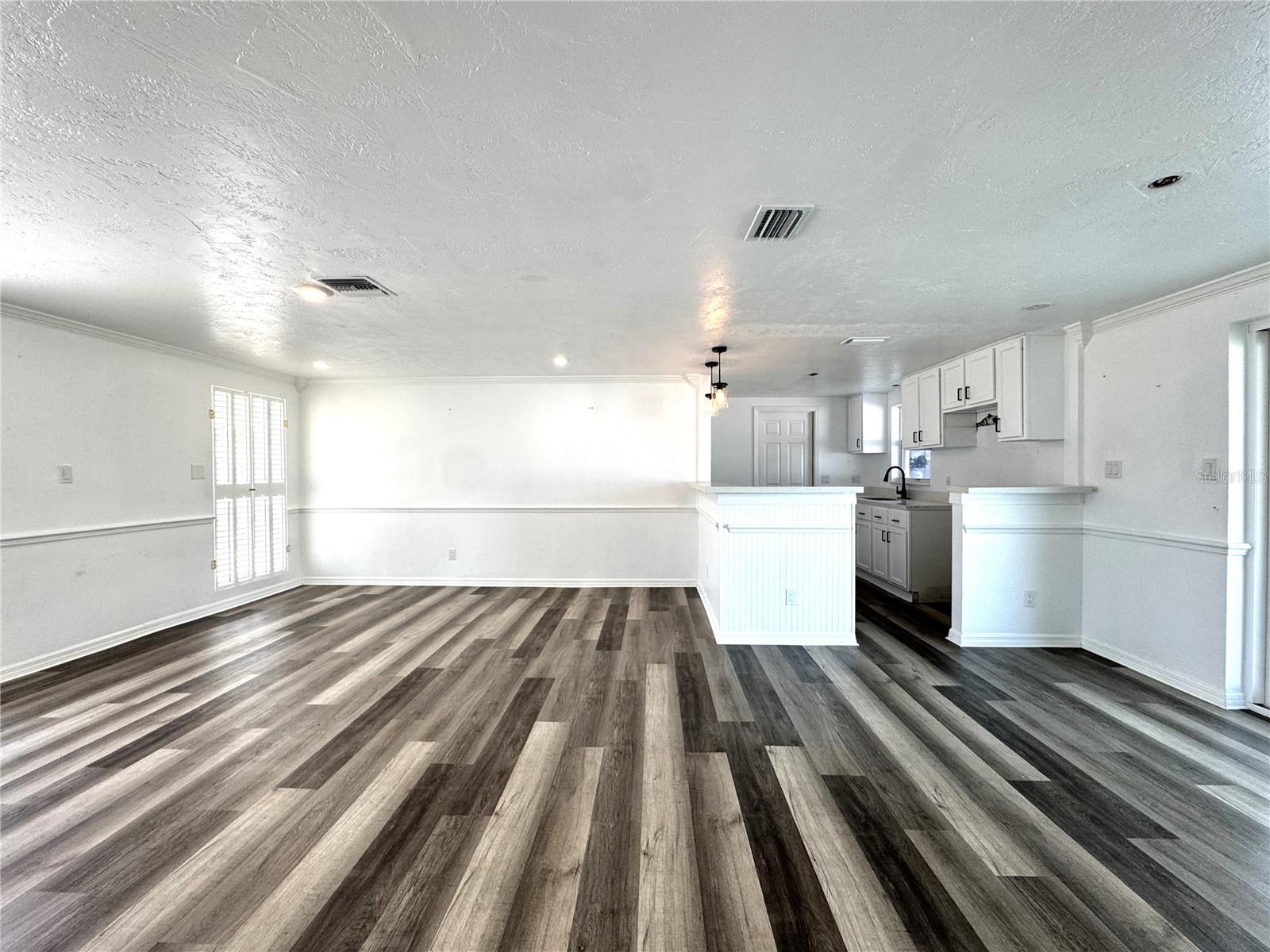 2600 MOHEGAN ROAD