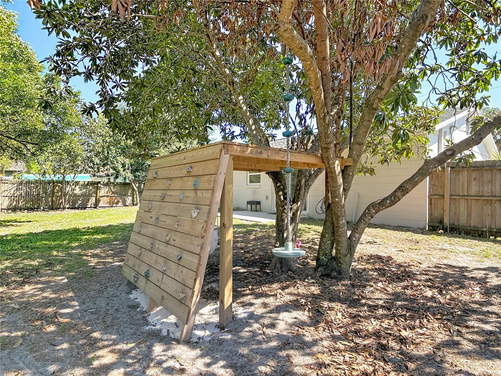 JENNINGS LAKE HELEN - Residential