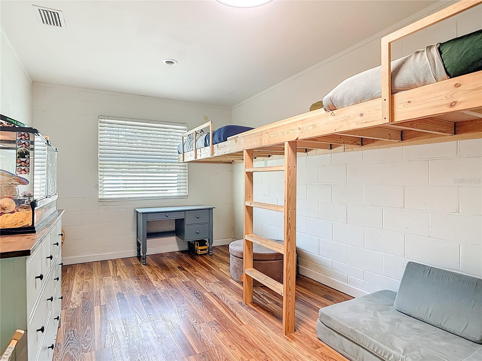 JENNINGS LAKE HELEN - Residential