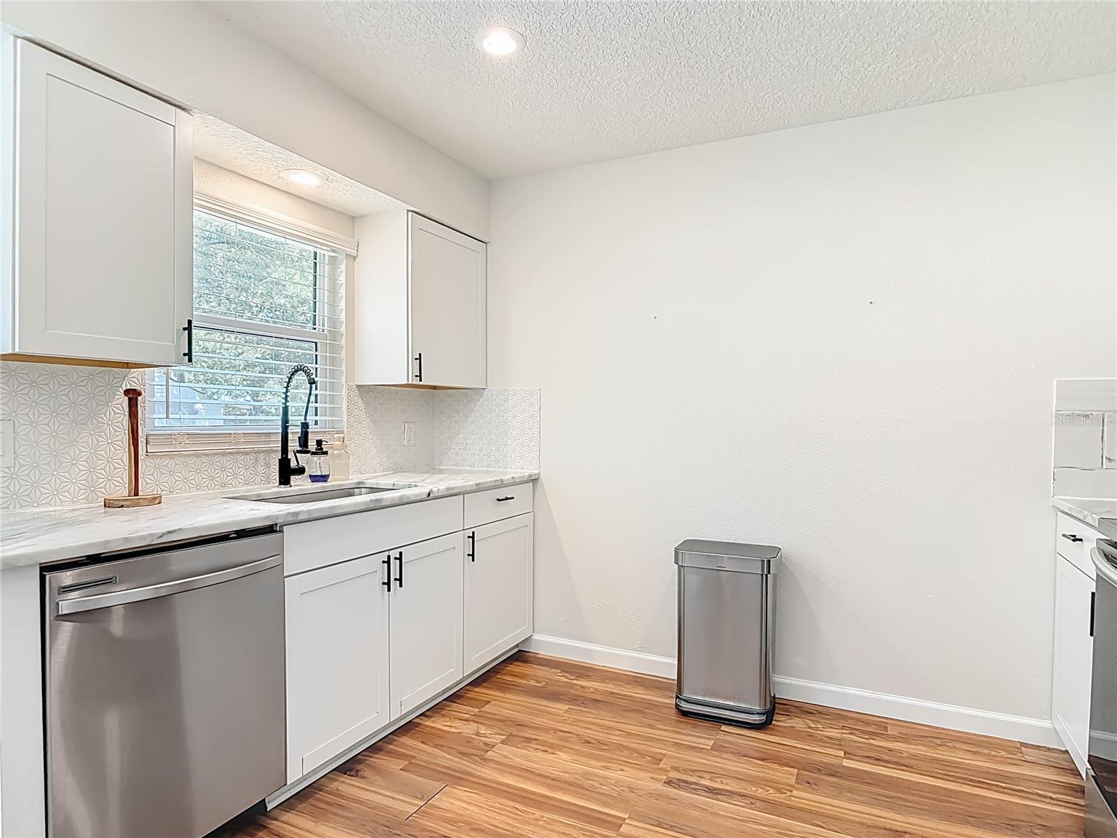 JENNINGS LAKE HELEN - Residential