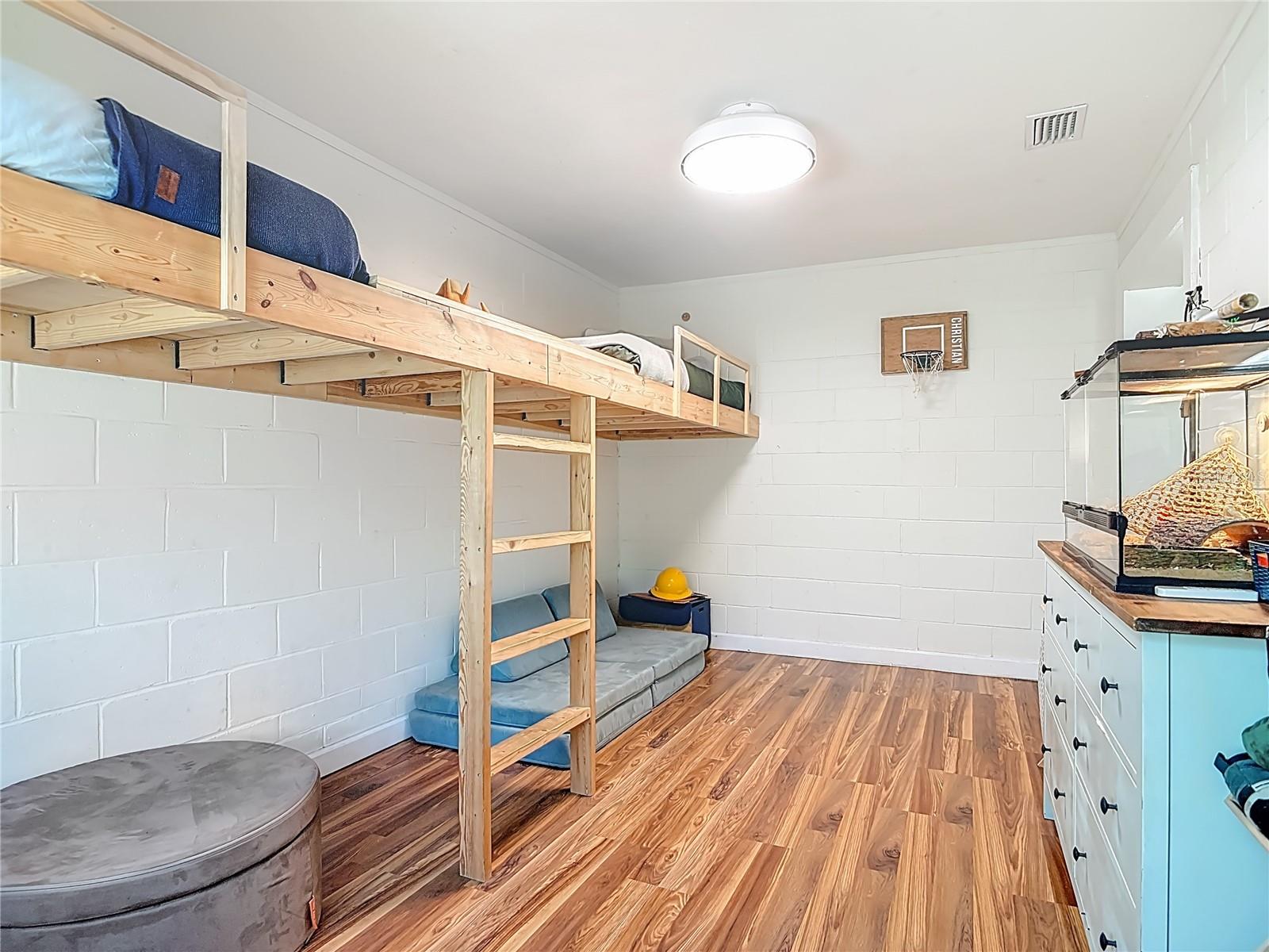 JENNINGS LAKE HELEN - Residential