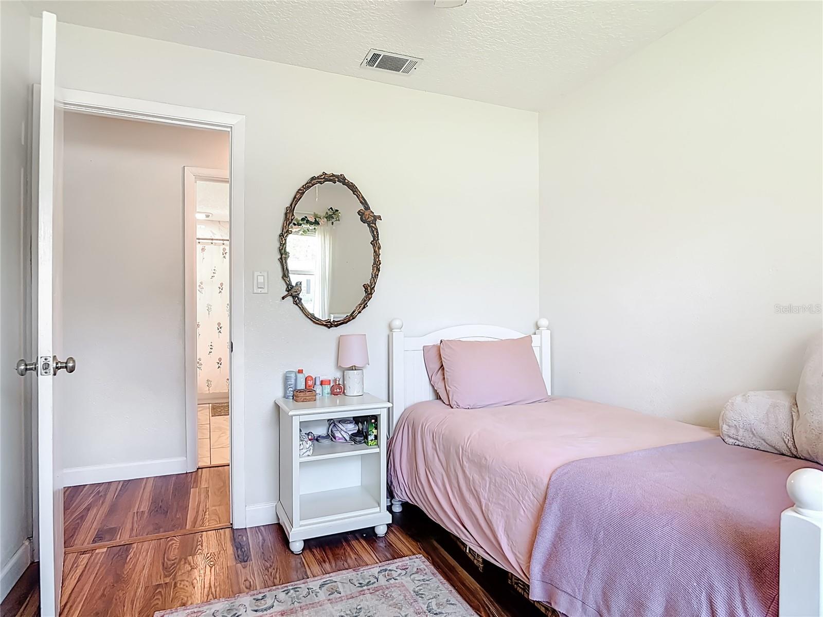 JENNINGS LAKE HELEN - Residential