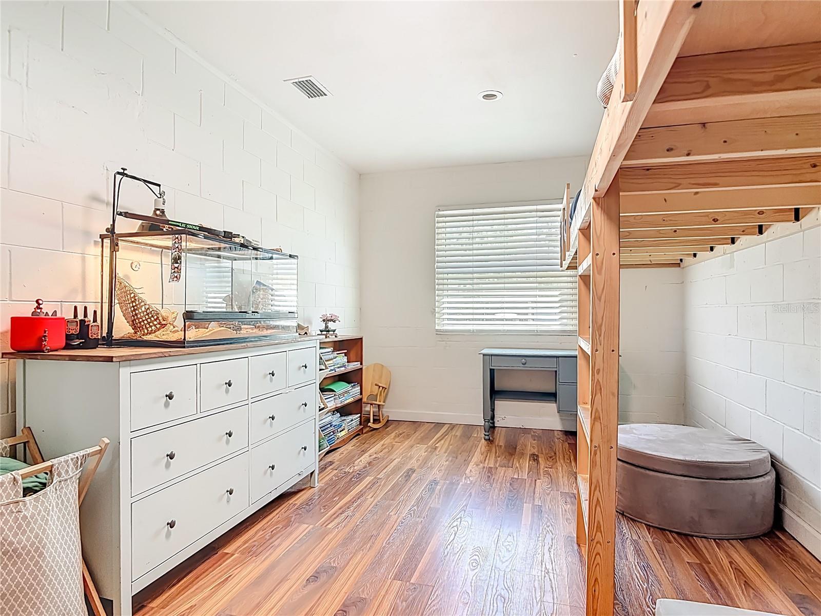 JENNINGS LAKE HELEN - Residential