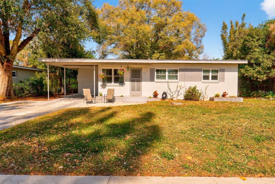 Back on Market — Buyer’s financing fell through. 

This well-maintained Dubsdread District home is ready for its next owner! Previously under contract within 10 days, the property is back on the market due to a change in the buyer’s ability to secure finances — NO fault of the home. Featuring over 1,500 sq ft on a generous .22-acre lot across from the 5th tee at Dubsdread Golf Course, this updated 4-bedroom residence offers a 2023 rear addition, screened porch, and Florida room, along with major system upgrades including a 2020 roof, 2023 tankless water heater, new windows with transferrable warranty (2023), and updated electrical and plumbing.

Move-in ready!!

This is a rare opportunity to own a golf-adjacent home in one of Winter Park/College Park's most desirable neighborhoods—don’t miss it! — schedule your showing today. Seller welcomes clean, straightforward offers and is motivated to move efficiently.