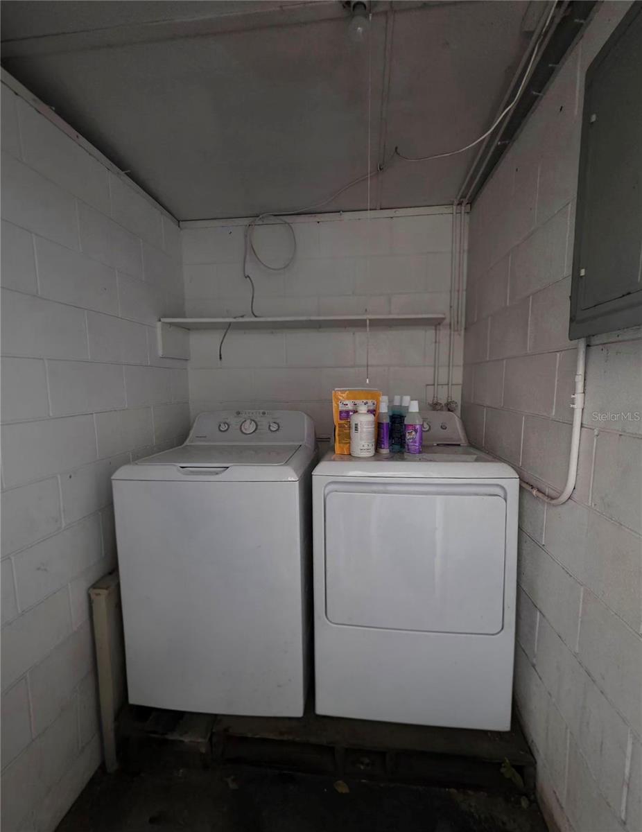 HOLLYWOOD HEIGHTS - Residential