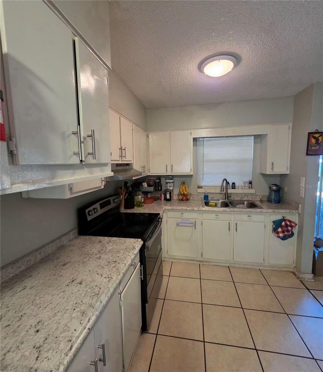 HOLLYWOOD HEIGHTS - Residential