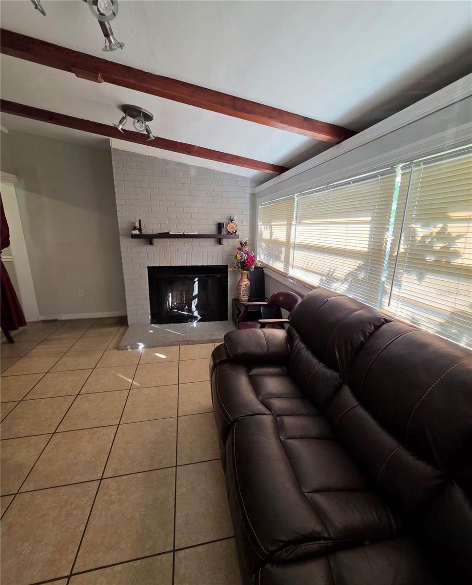 HOLLYWOOD HEIGHTS - Residential