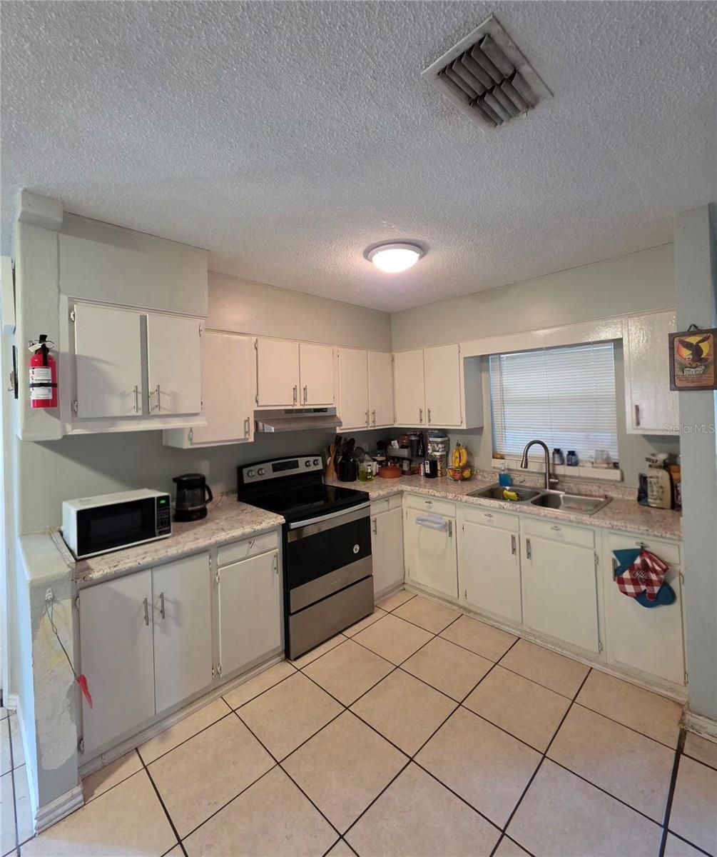 HOLLYWOOD HEIGHTS - Residential