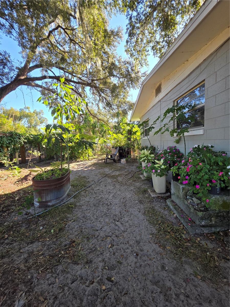 HOLLYWOOD HEIGHTS - Residential