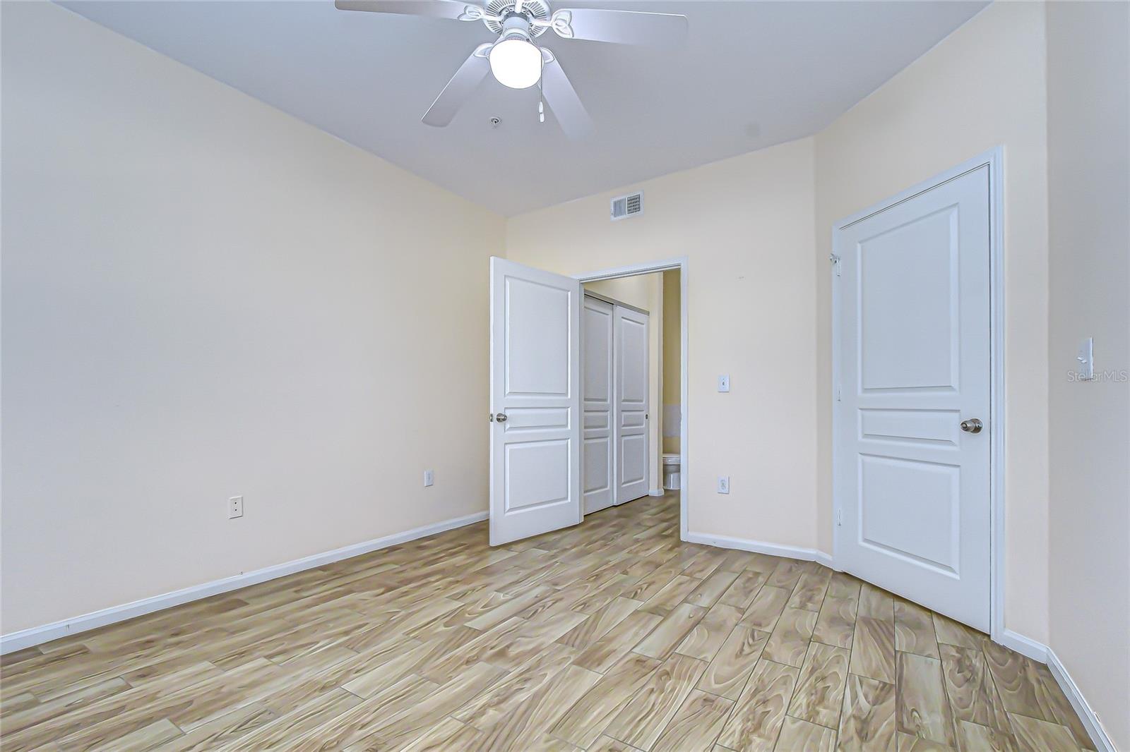OXFORD PLACE AT TAMPA PALMS A - Residential