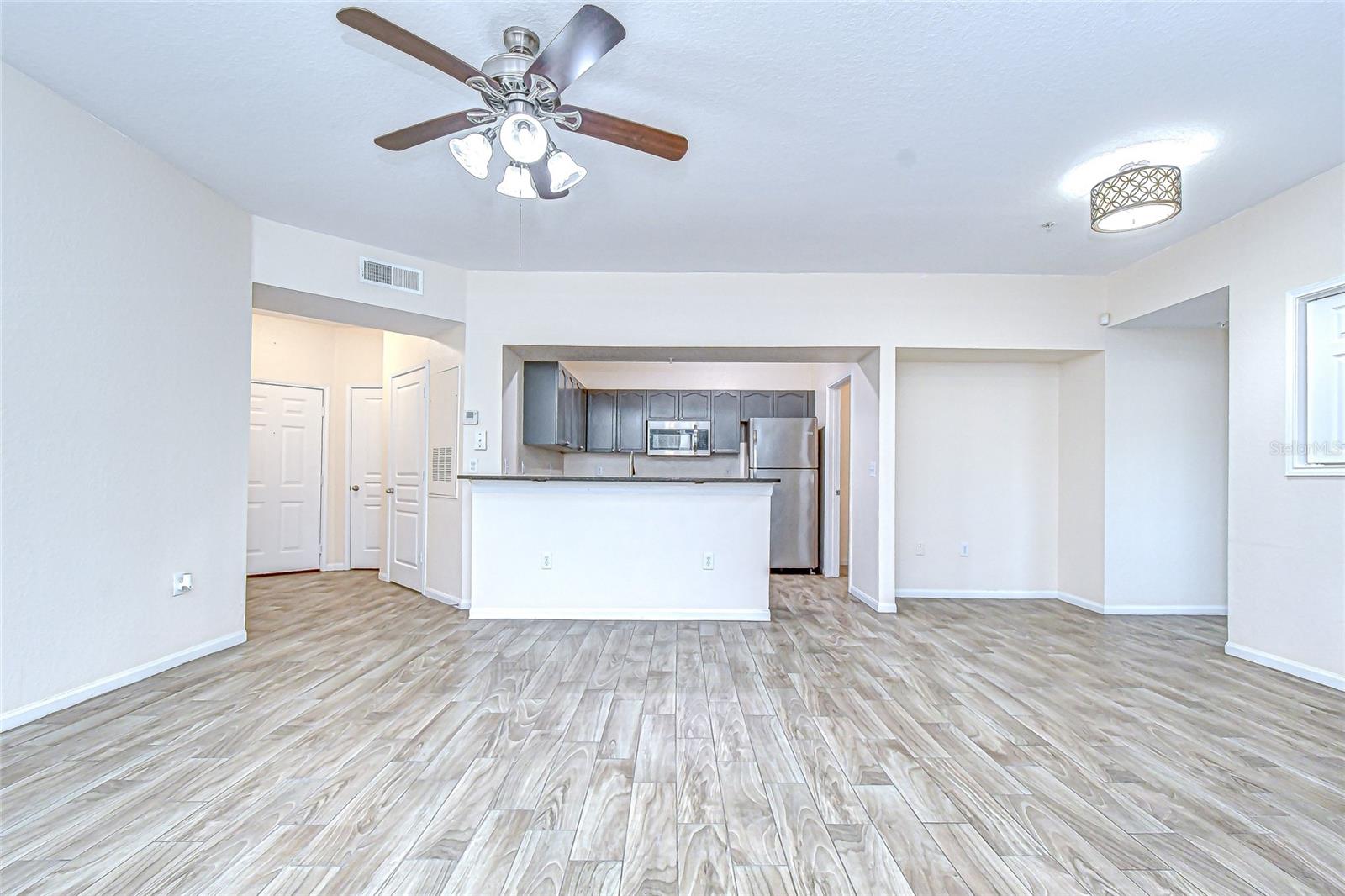 OXFORD PLACE AT TAMPA PALMS A - Residential