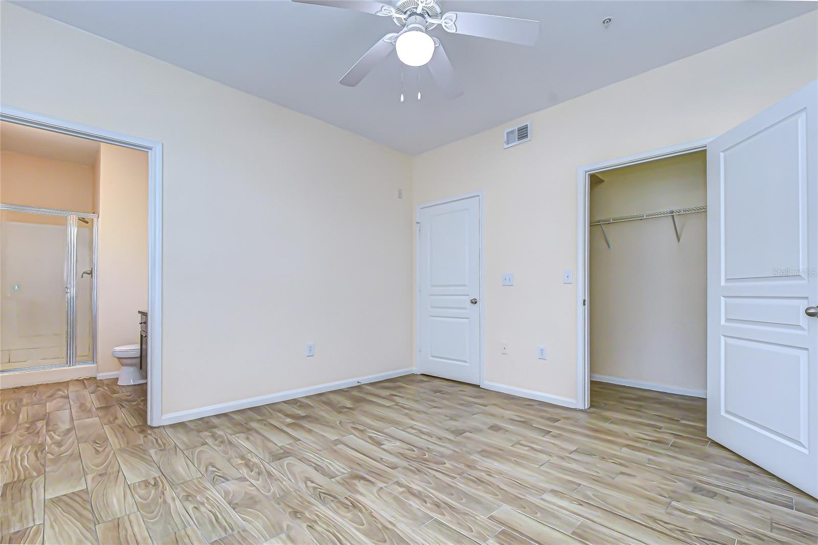 OXFORD PLACE AT TAMPA PALMS A - Residential