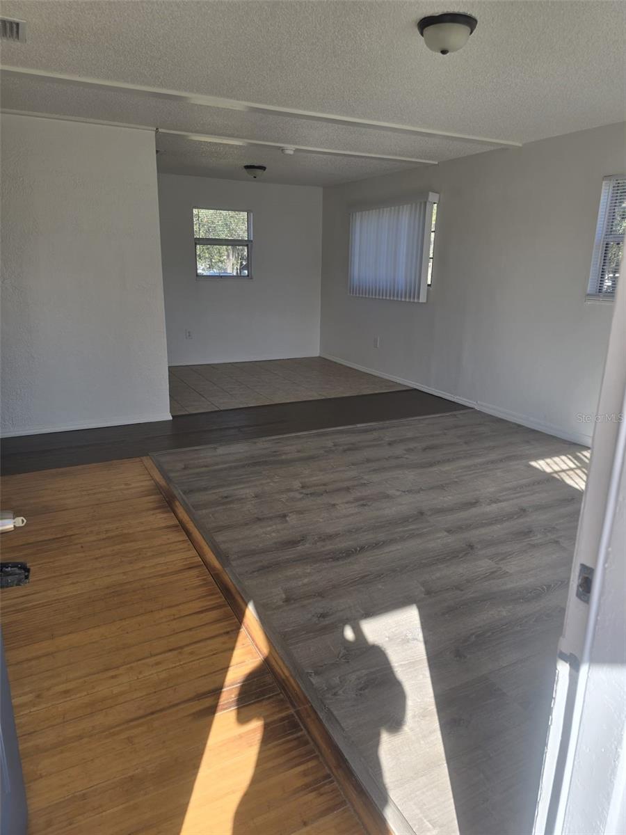 COLLIER PARK - Residential Lease