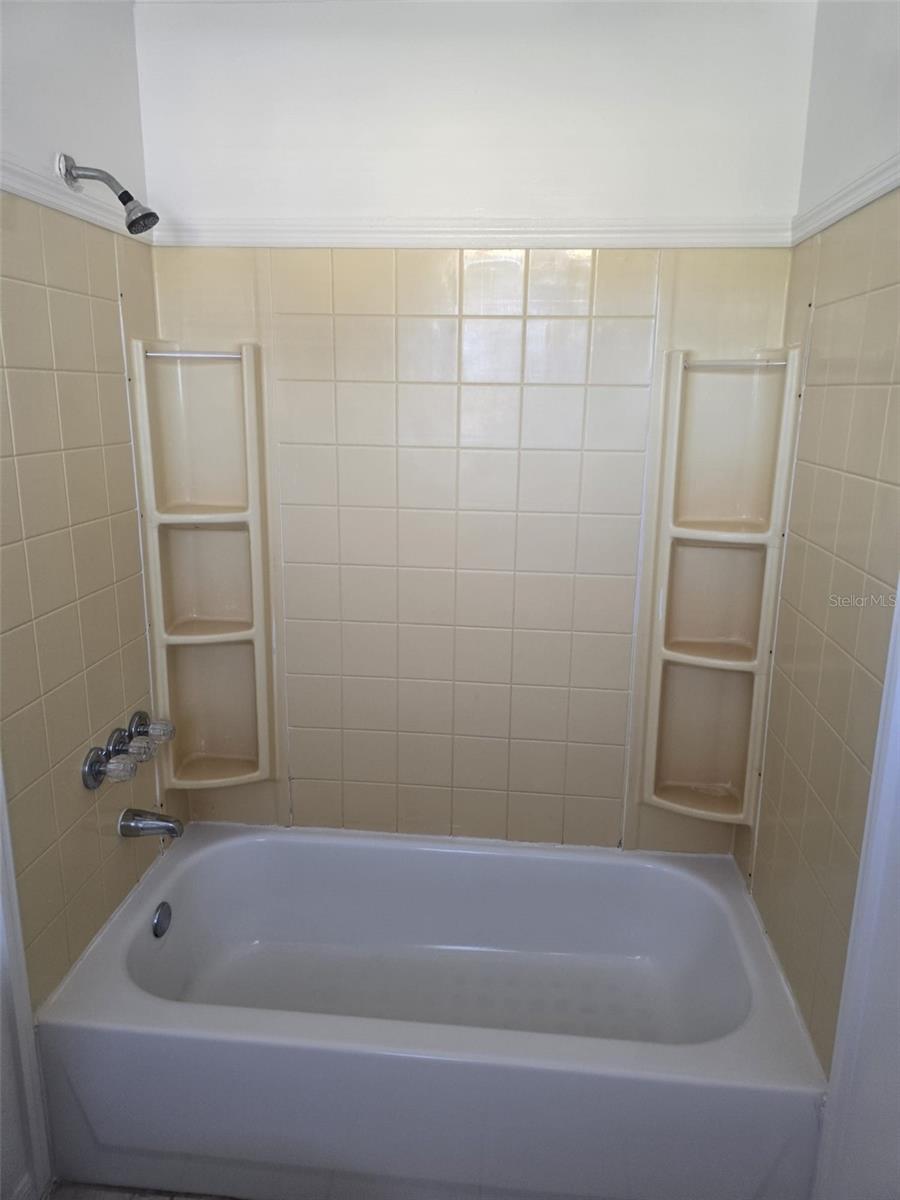 COLLIER PARK - Residential Lease