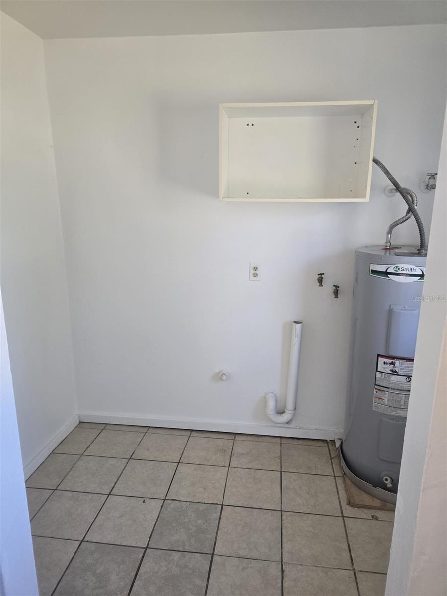 COLLIER PARK - Residential Lease