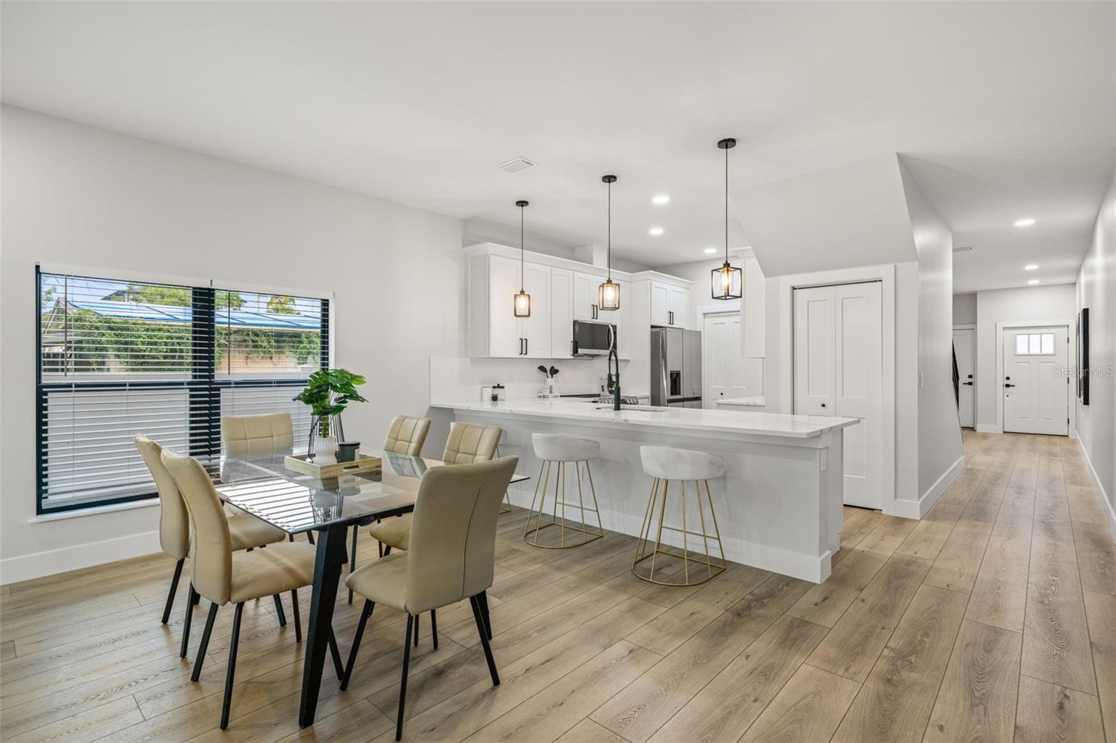 WESTSHORE PALMS - Residential Income