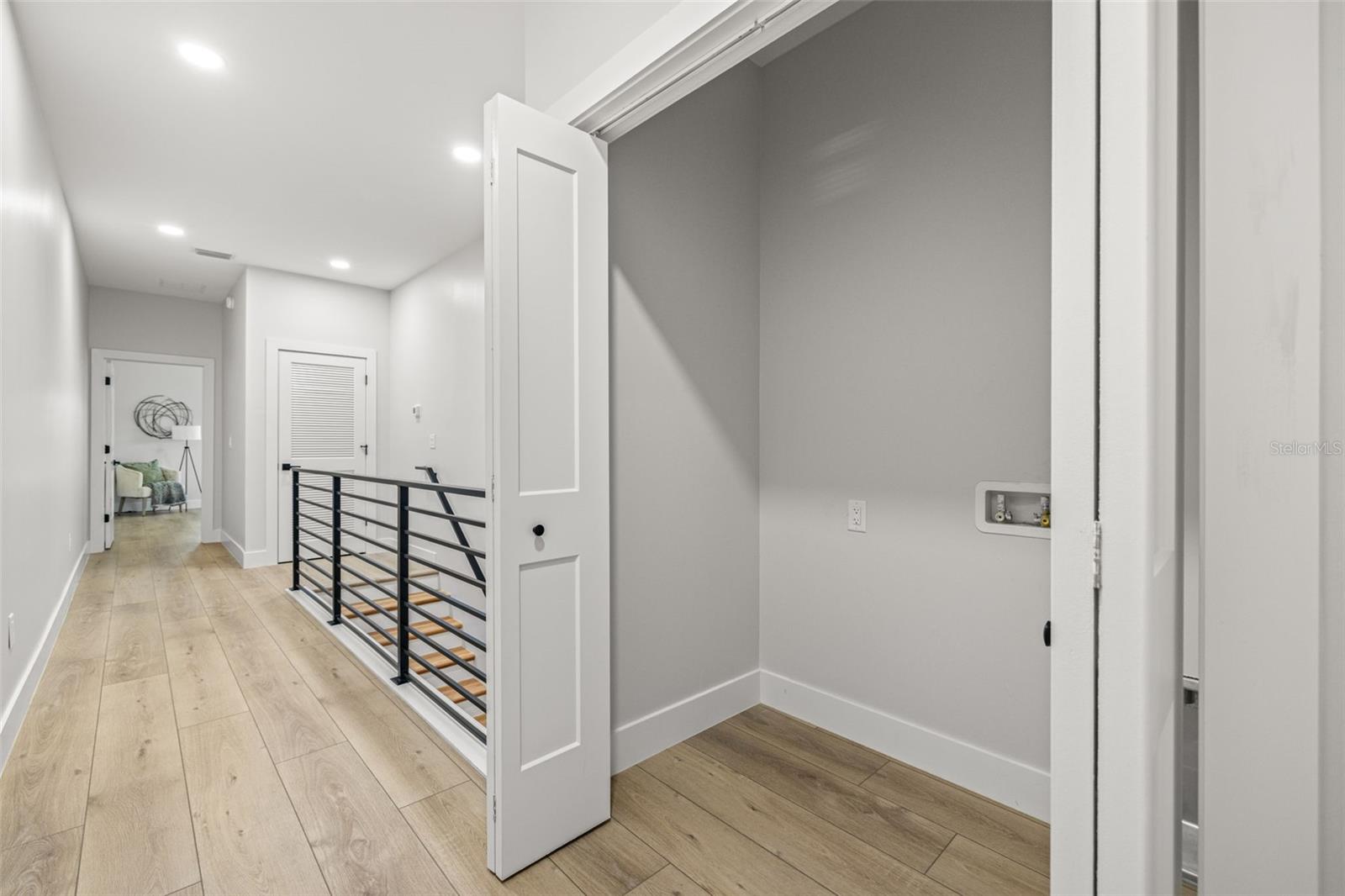 WESTSHORE PALMS - Residential Income