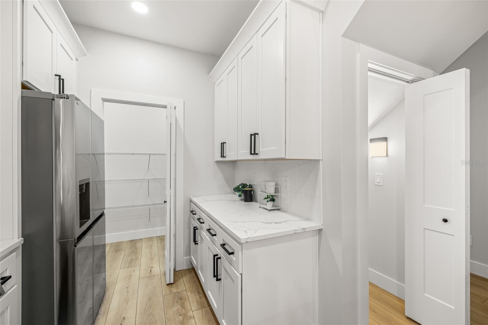 WESTSHORE PALMS - Residential Income