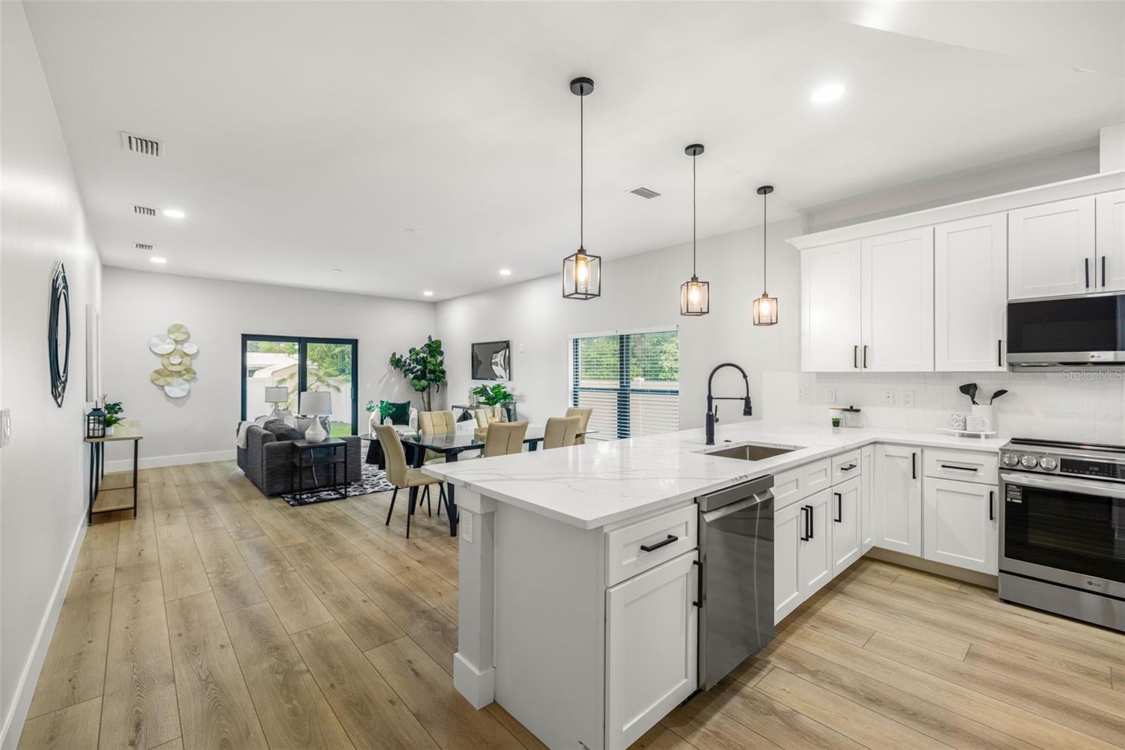 WESTSHORE PALMS - Residential Income