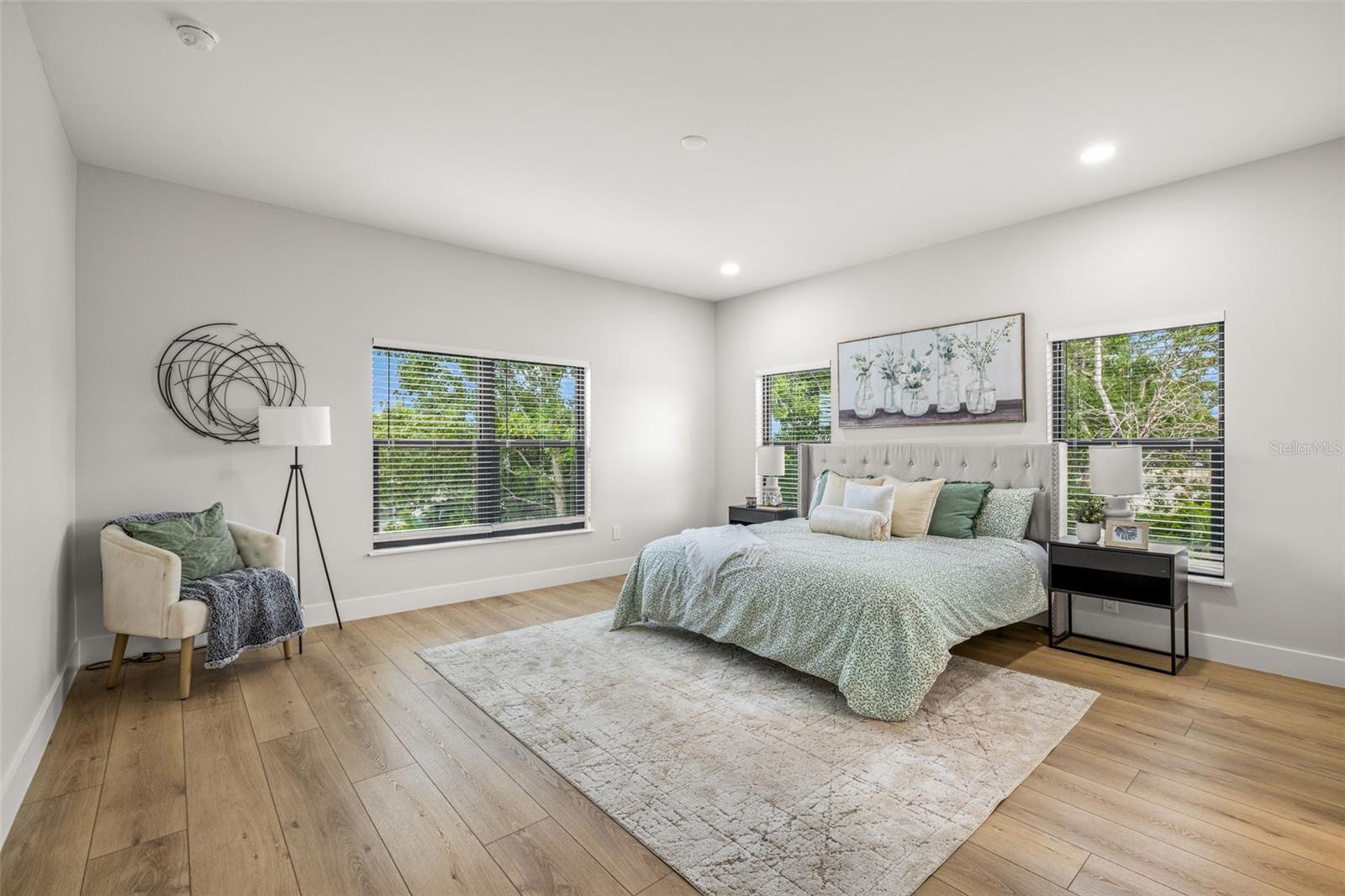 WESTSHORE PALMS - Residential Income