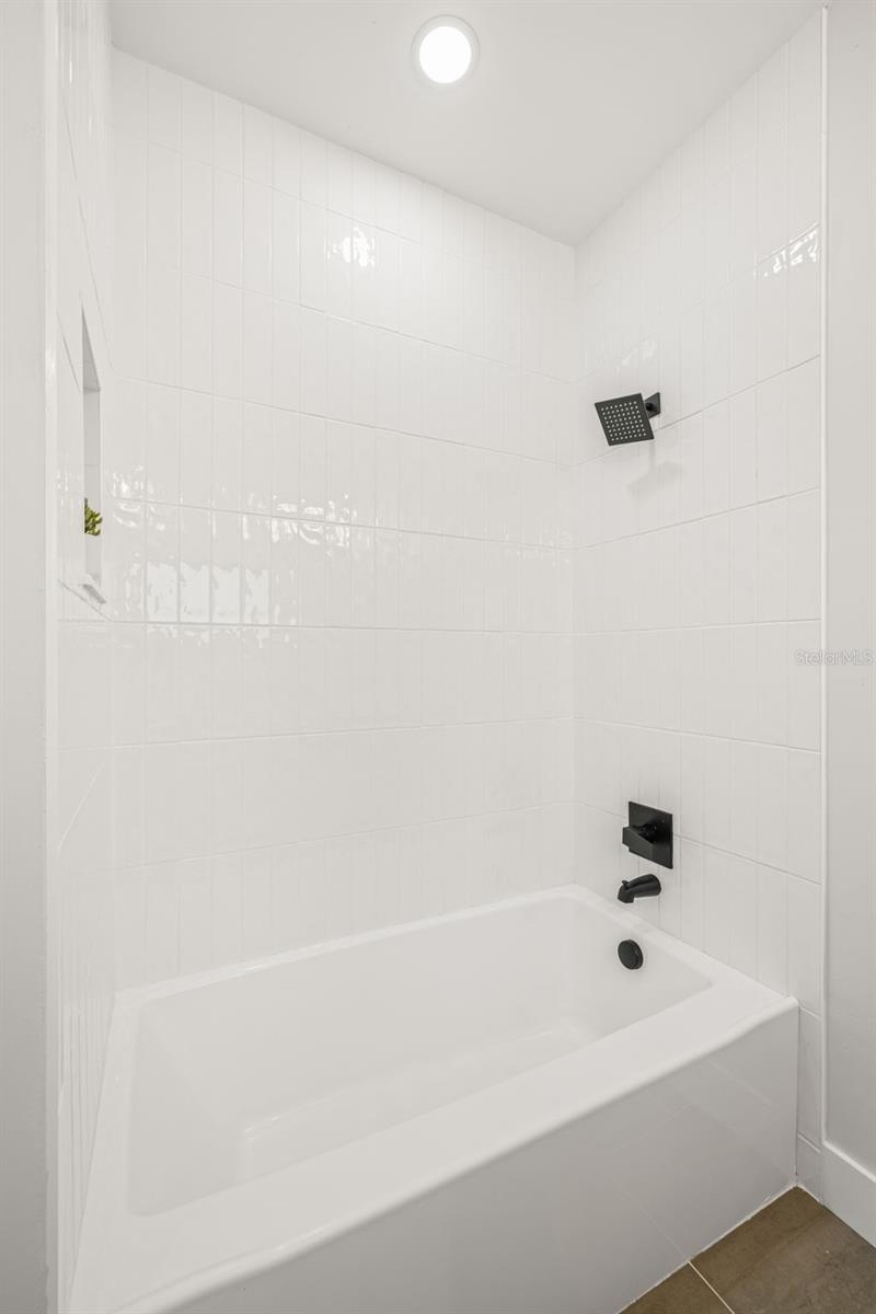 WESTSHORE PALMS - Residential Income