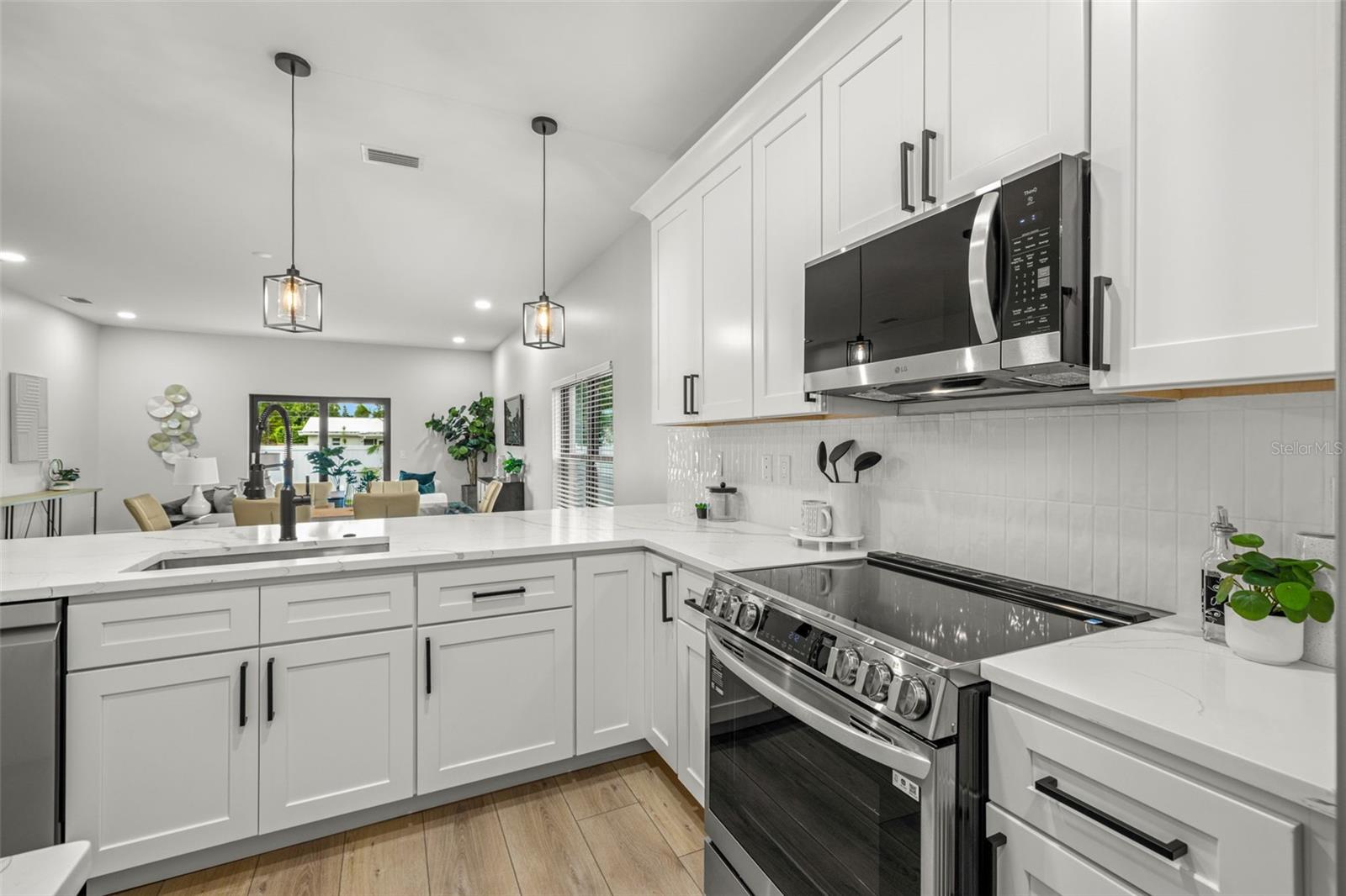 WESTSHORE PALMS - Residential Income