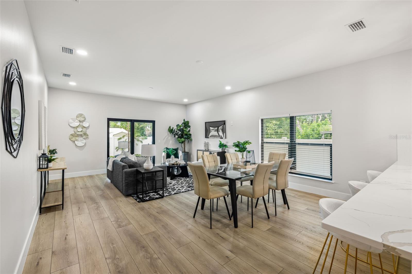 WESTSHORE PALMS - Residential Income