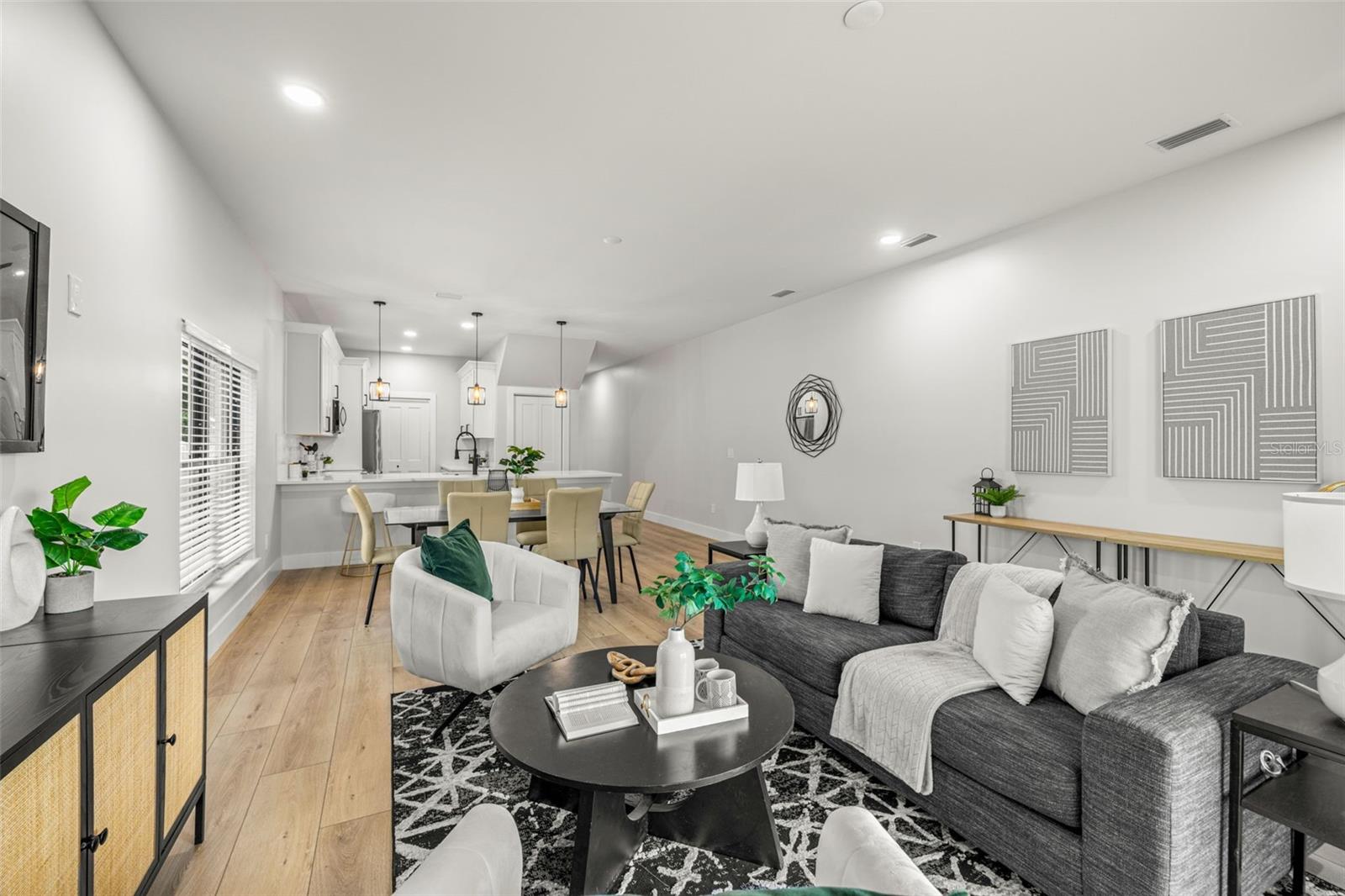 WESTSHORE PALMS - Residential Income