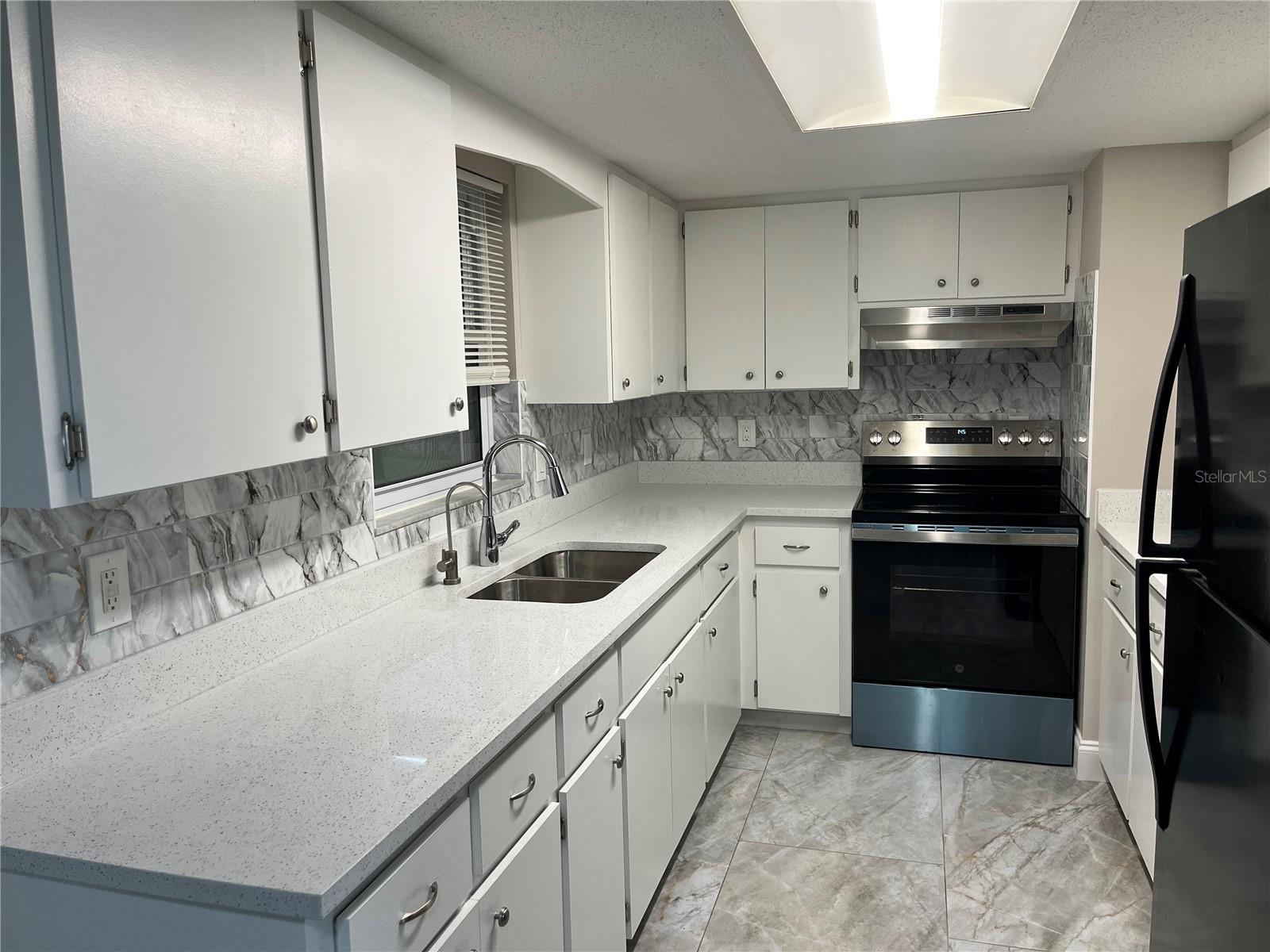 SOUTH VENICE - Residential Lease