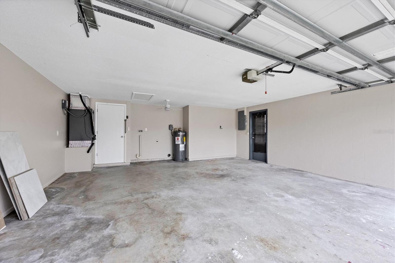 SOUTH VENICE - Residential Lease