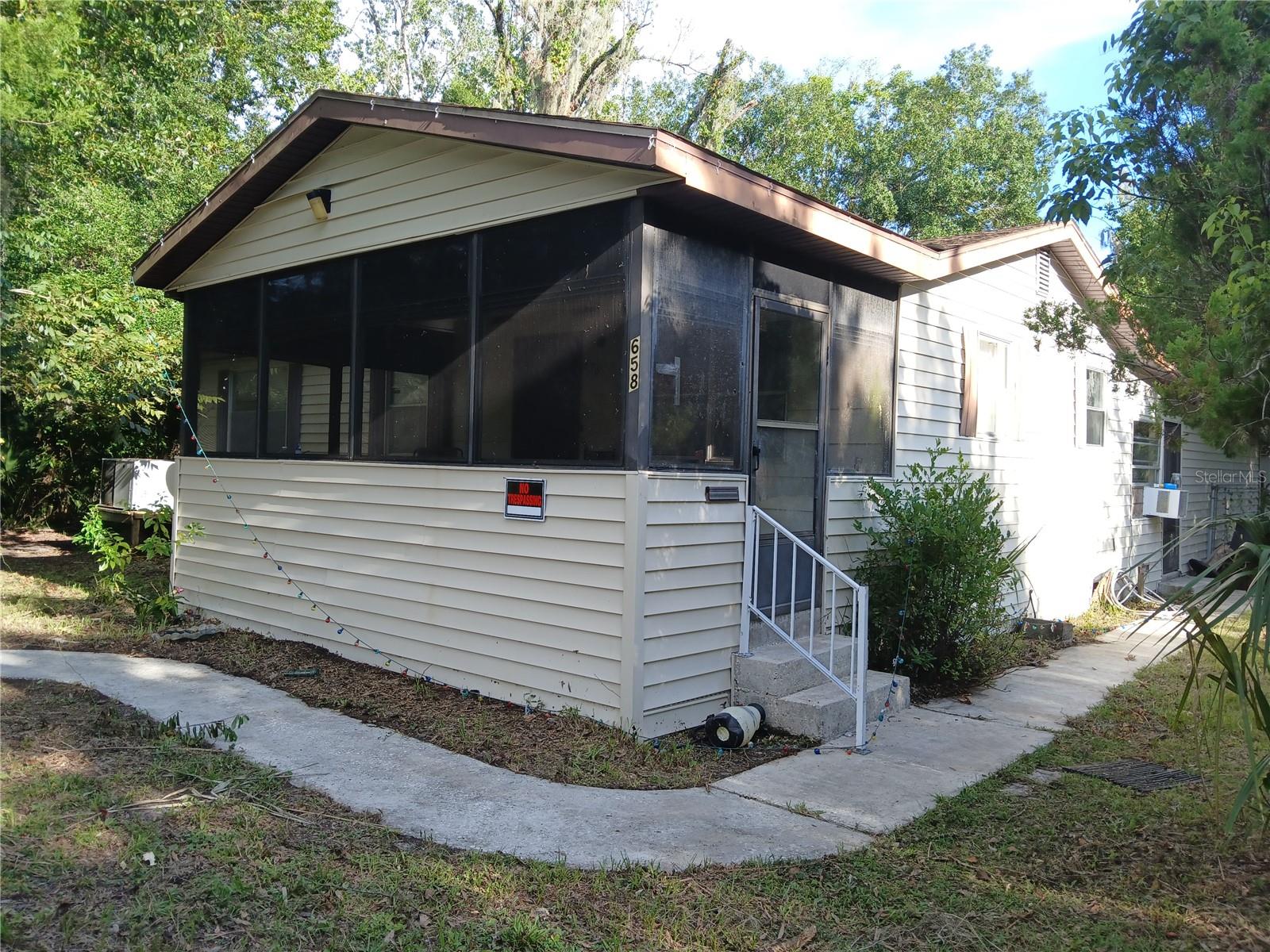 Calling All Investors! Are you a Fix and Flip Investor? Are you a Buy and Hold Investor? This is a great opportunity for you! This is a Massive Home for you to see. It is a 5 bed 1 full bath and 2 half bath home located in the heart of Crystal River. The home is located near Crystal River High School and 2 other public schools only a few blocks away. As an investor, you want enough meat on the bone to put your investment money into to fix up and still have equity left over. Homes in this area are selling for $250,000 to $275,000, thus the potential for $100,000 to $125,000 of spread on investment is here. This investment home is priced to sell. Call today to schedule your appointment to view this home.