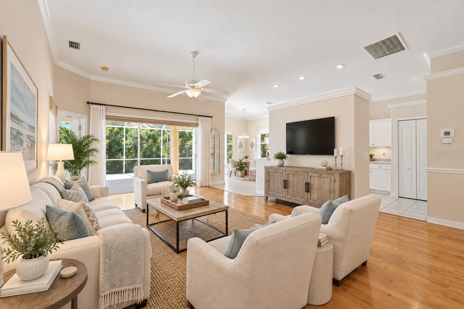 8492 IDLEWOOD COURT