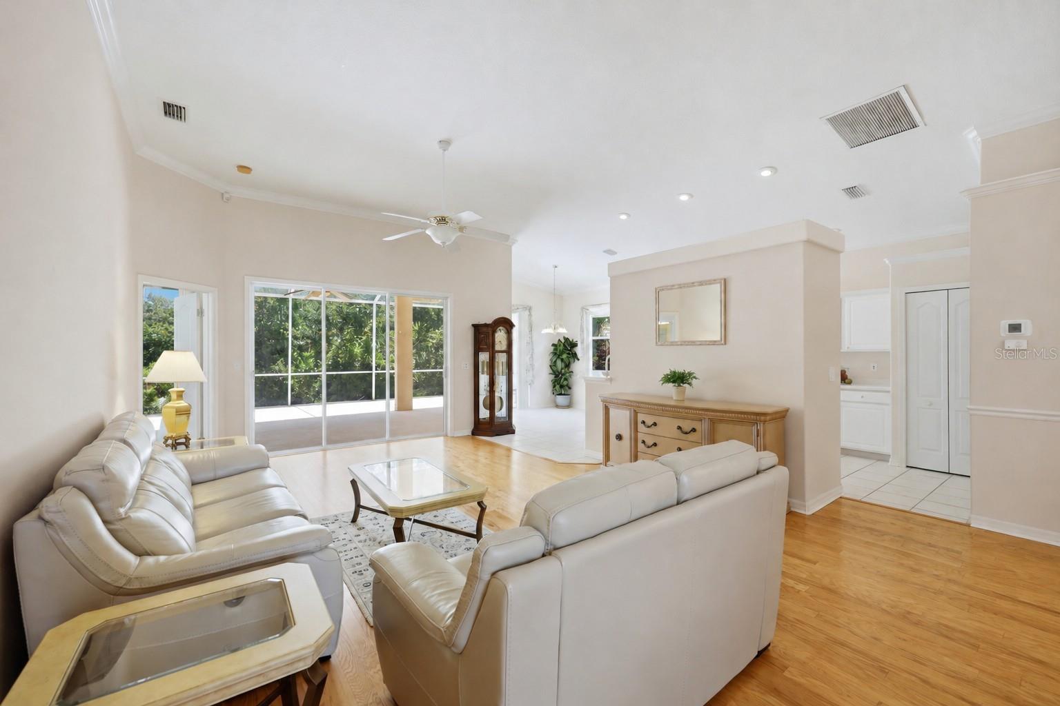 8492 IDLEWOOD COURT