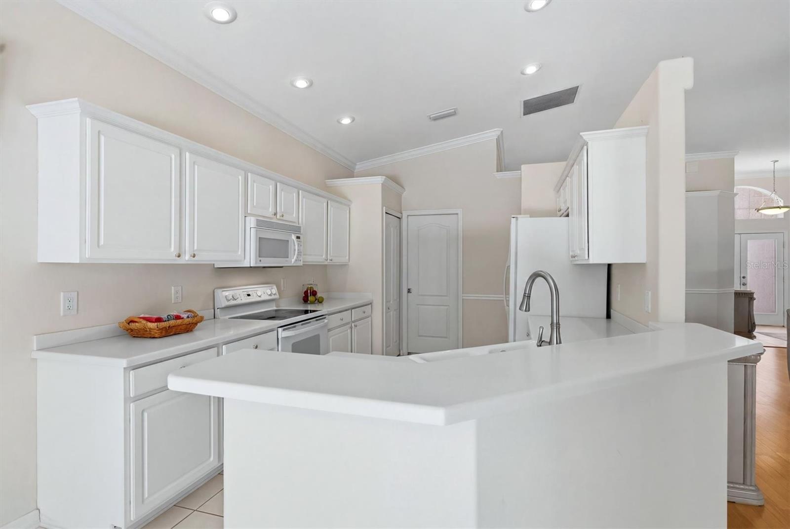 8492 IDLEWOOD COURT