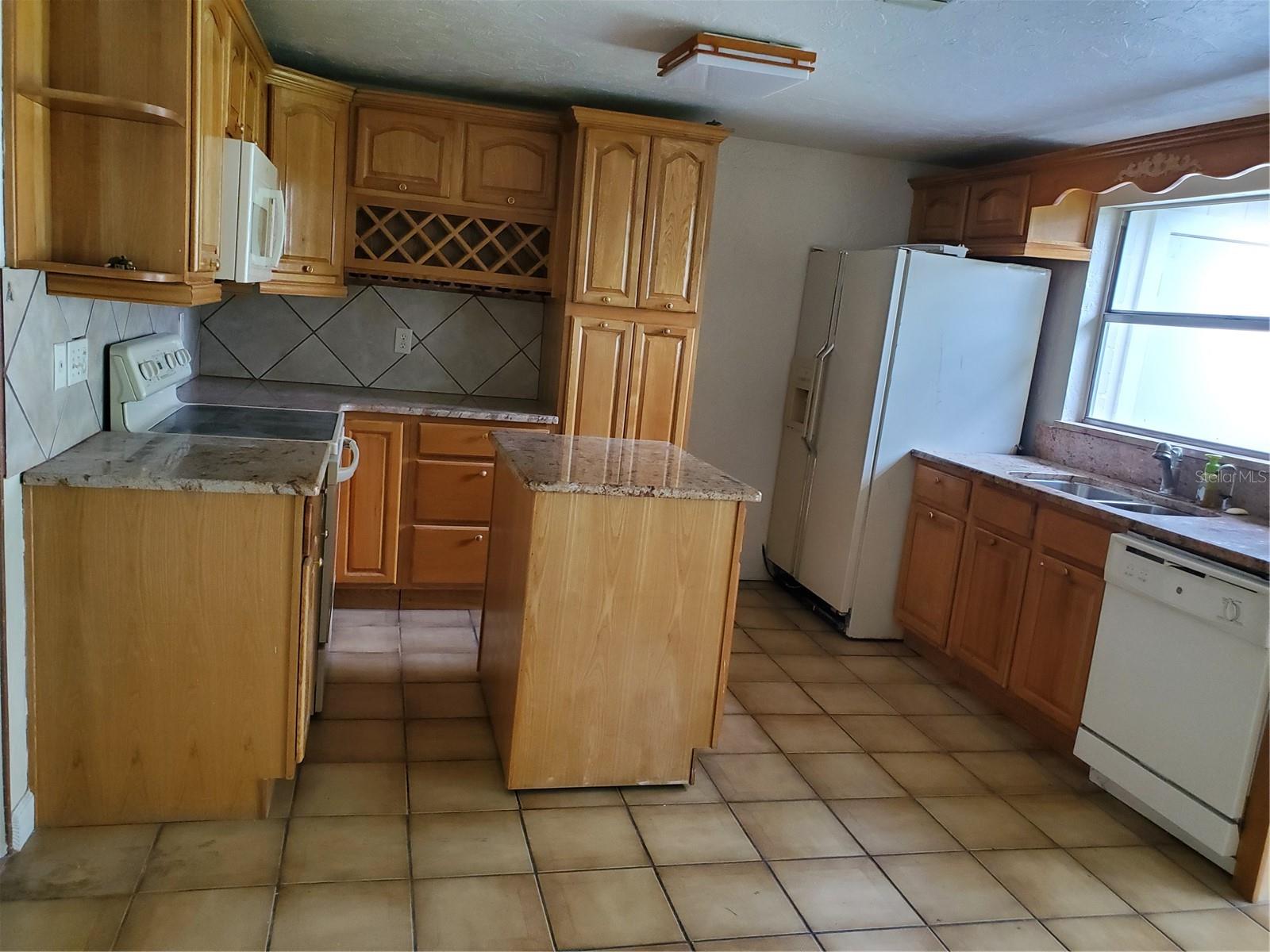 TOWNN COUNTRY PARK UNIT 29 - Residential Lease