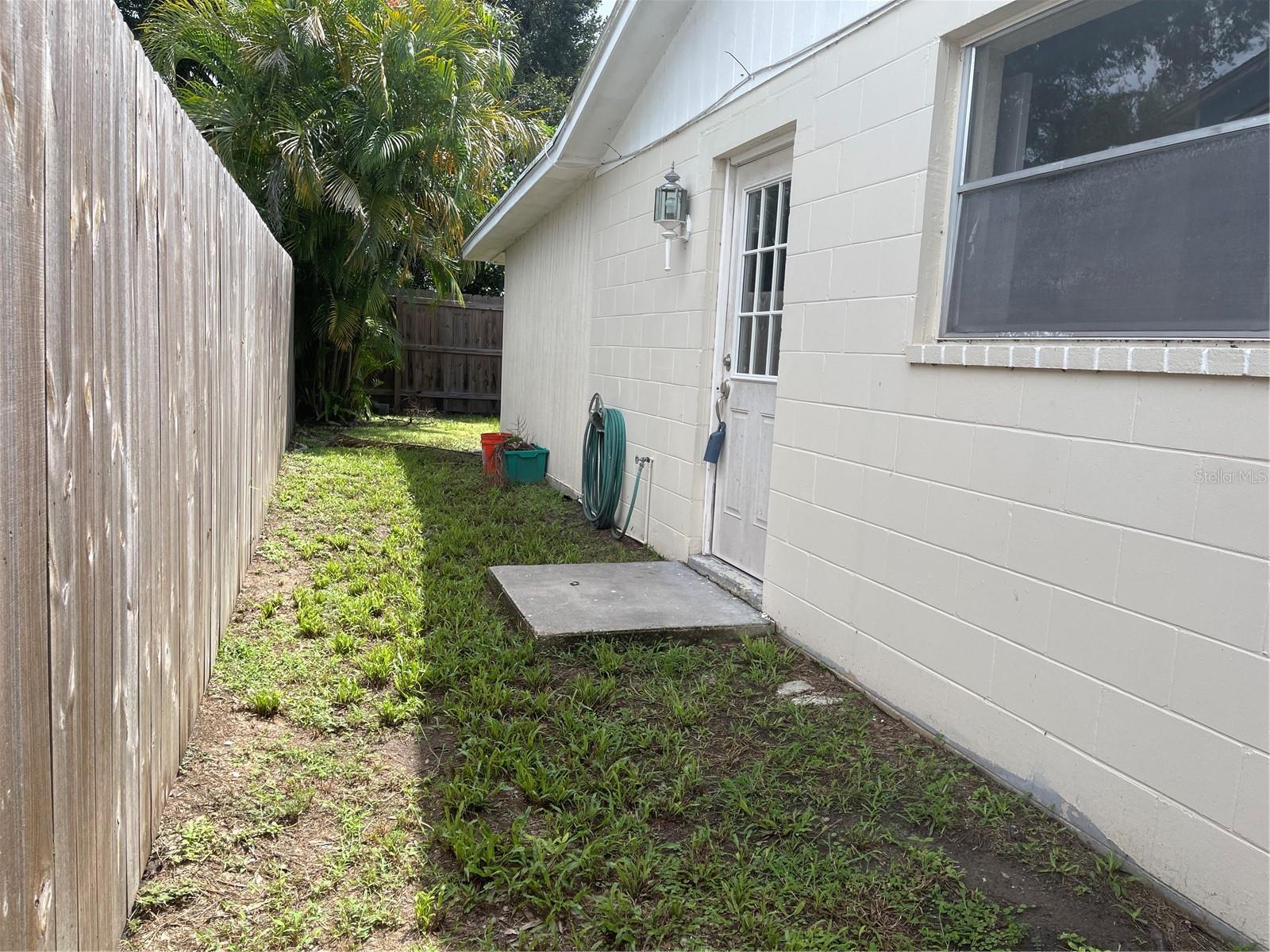 TOWNN COUNTRY PARK UNIT 29 - Residential Lease