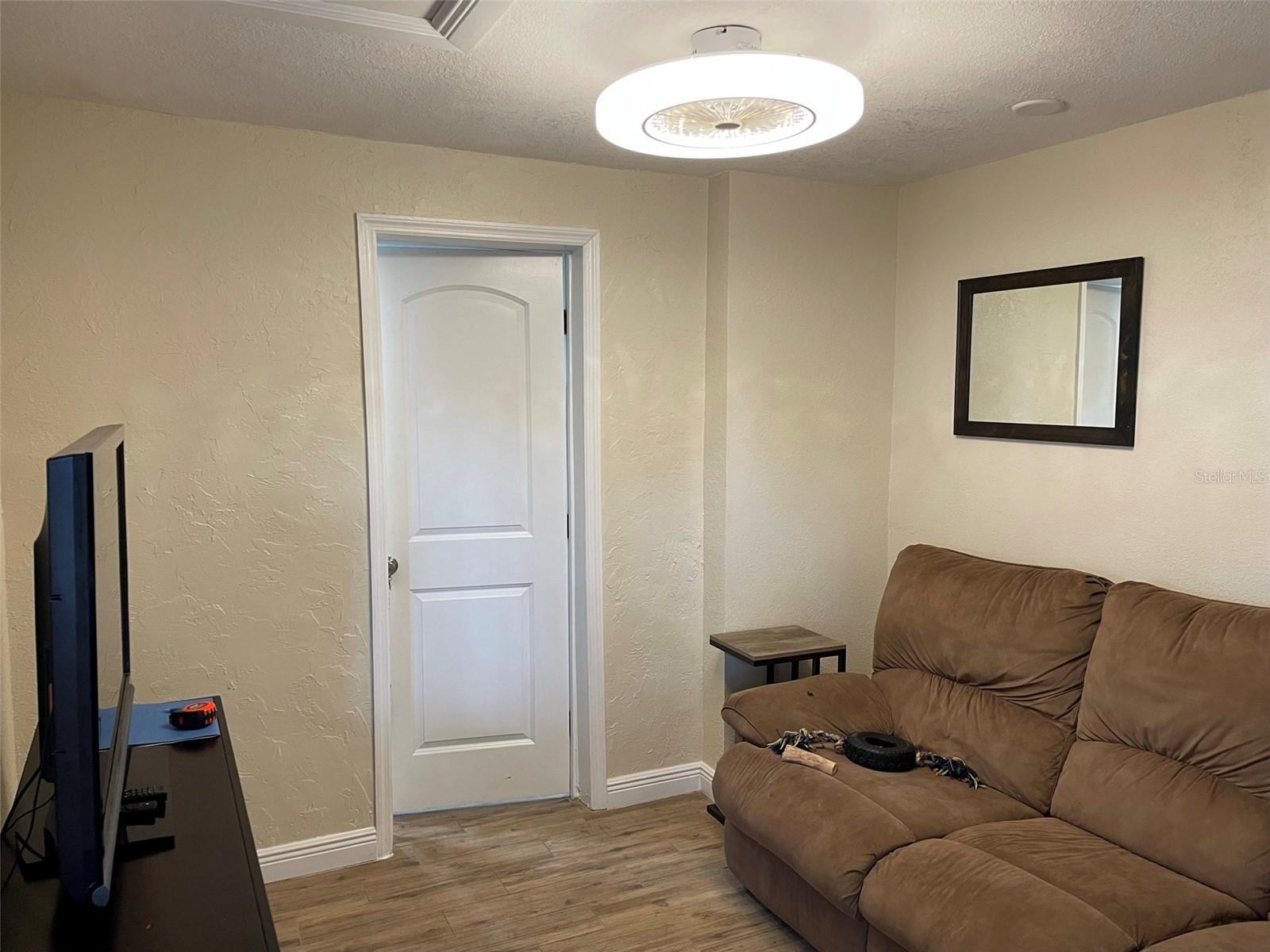 TOWNN COUNTRY PARK UNIT 29 - Residential Lease