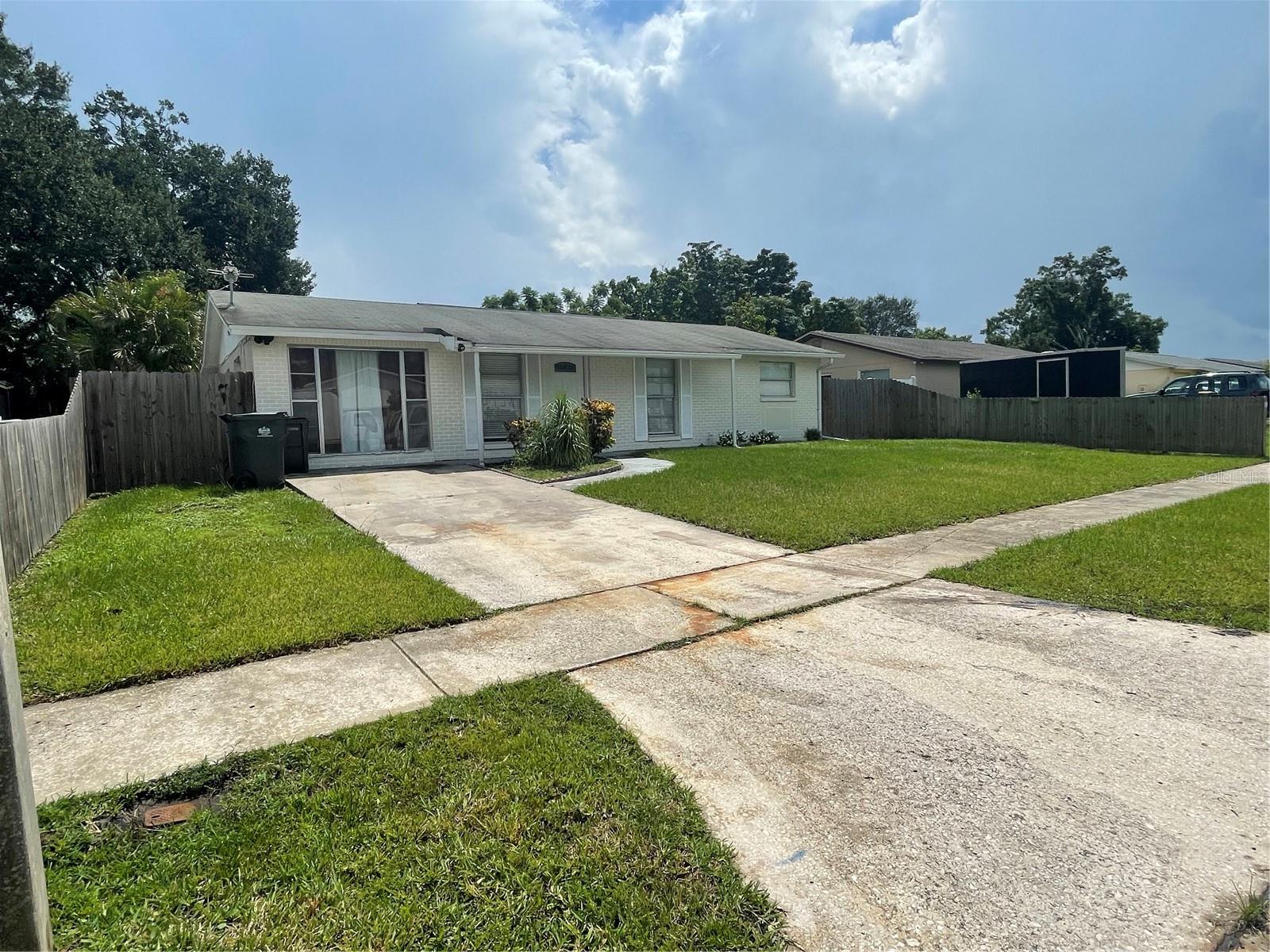 TOWNN COUNTRY PARK UNIT 29 - Residential Lease