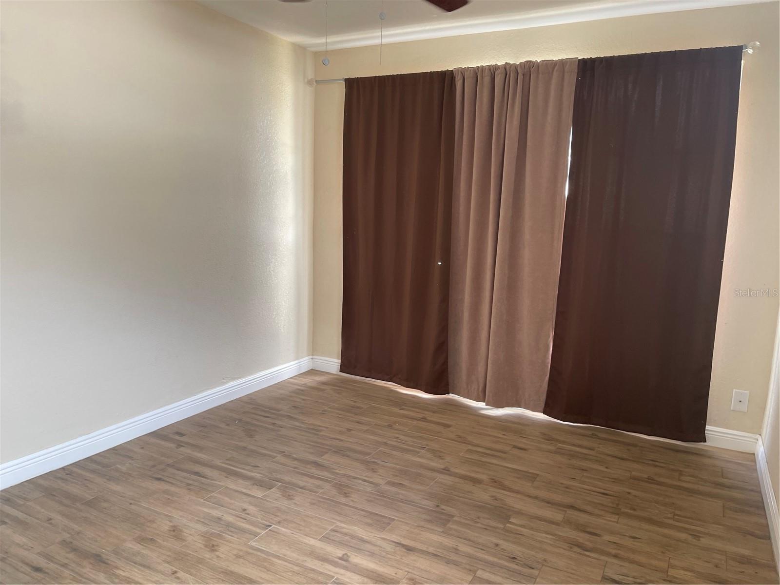 TOWNN COUNTRY PARK UNIT 29 - Residential Lease